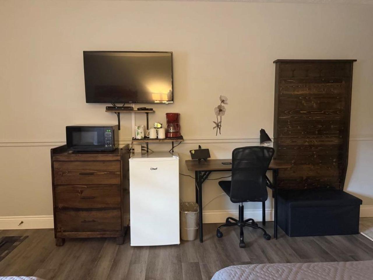 Auberge Micky Inc 埃德门兹顿 外观 照片