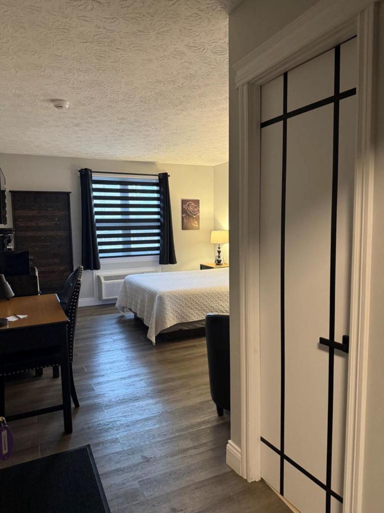 Auberge Micky Inc 埃德门兹顿 外观 照片